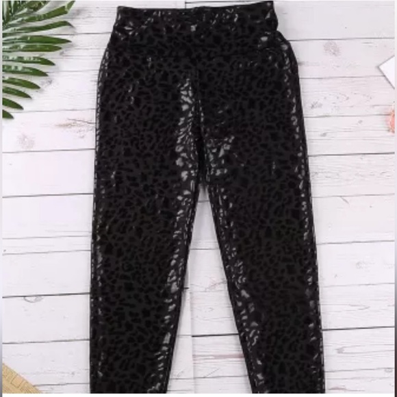 leopard print leggings size M - Picture 5 of 16